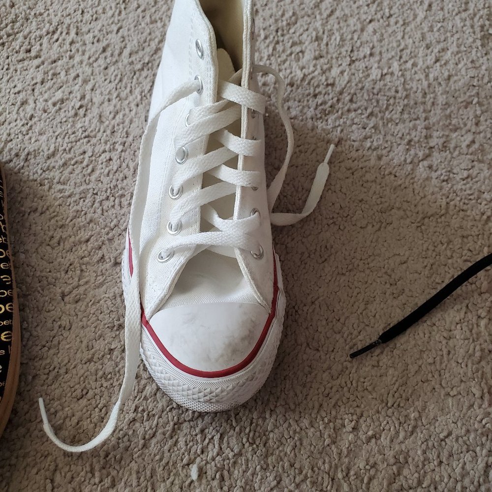 Girls converse